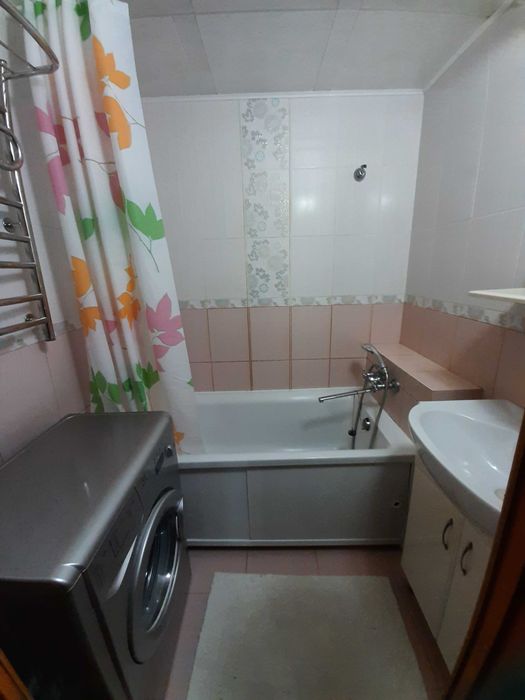 Продам 2-кімнатну квартиру в Черкаському