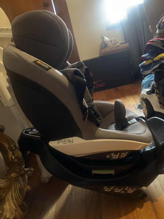Cadeira Auto BeSafe iZi Twist i-Size com redutor + espelho