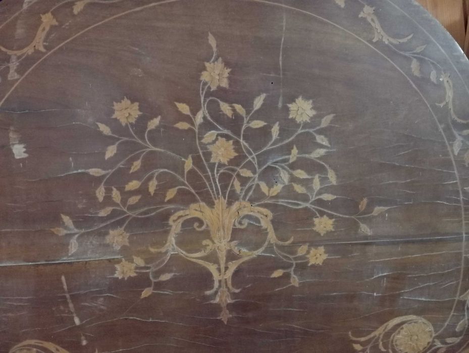 Cabeceira e pés de Cama de corpo e meio D. Maria