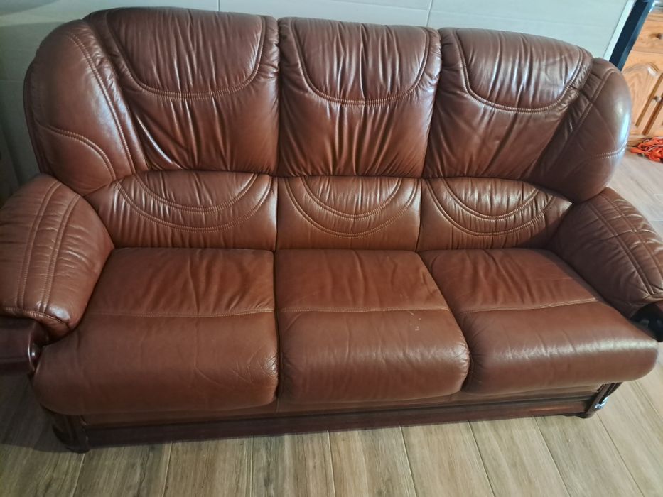 Sofa cama em  pele
