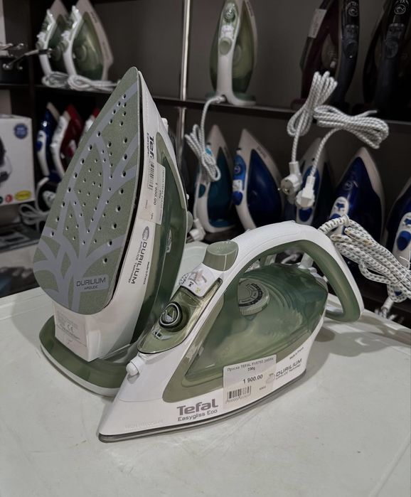 Праска Tefal FV 5783 , нова , без упаковки