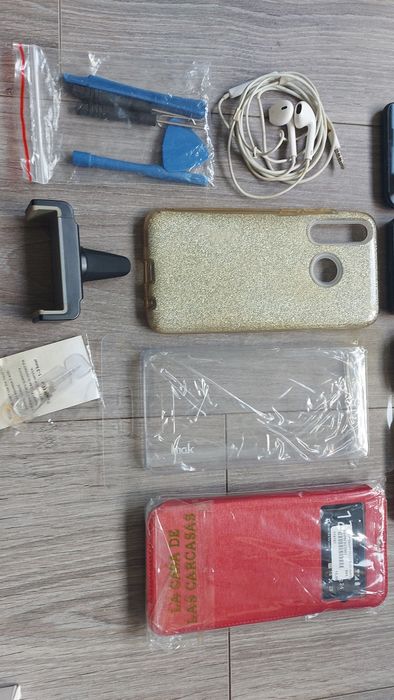 Pack de telemóveis + Acessórios - Tudo 5€