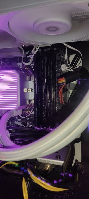 ОЗУ Kingston fury 2/8 gb(16) срочно