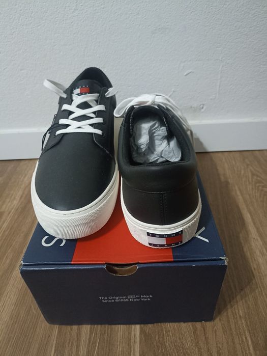 Tênis Tommy Hilfiger