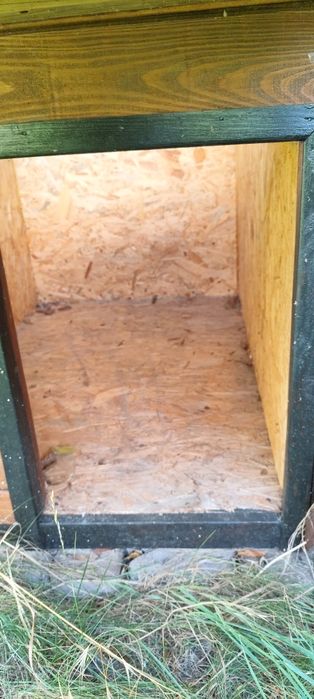 Duża ocieplona buda dla psa