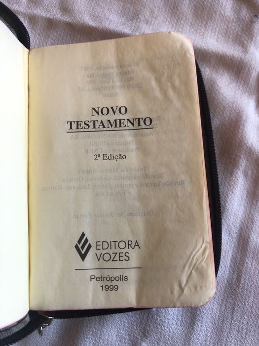 Novo Testamento Petrópolis 1999