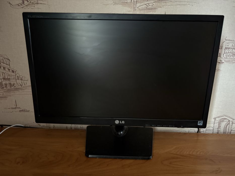 монітор LG FLATRON E2242C - BN