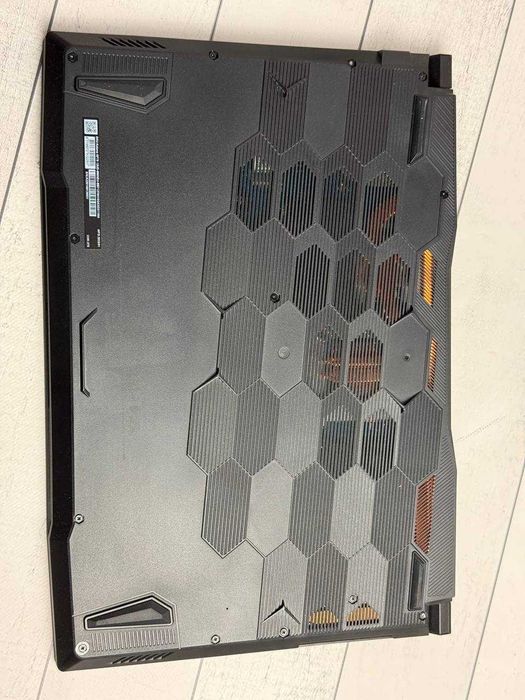 MSI Katana GF76 12UD i7-12700H 16ram ssd 512 RTX 3050 Ti 144hz