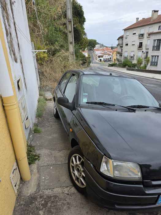 Renault clio 1995 800€