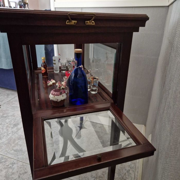 Móvel bar com rodízios com Oferta