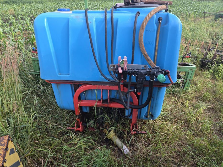 Оприскувач навісний 800 л