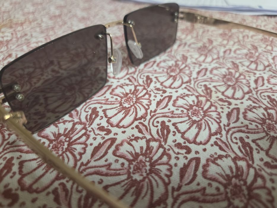 Óculos de Sol Rimless Dourados – Estilo Cartier