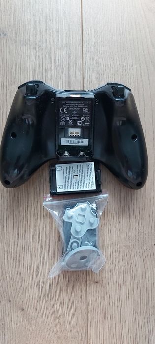 Joystick/Pad Xbox 360 (wersja poliftowa)bardzo dobry stan