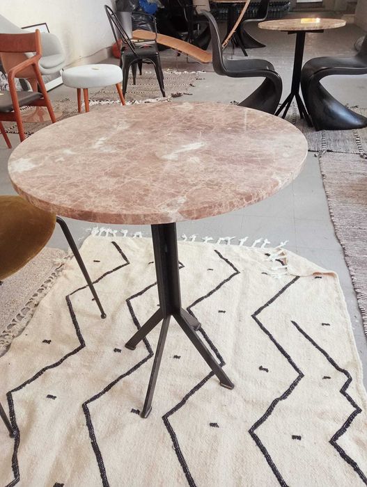 Mesas Bistrô em Mármore / Marble Bistro Tables