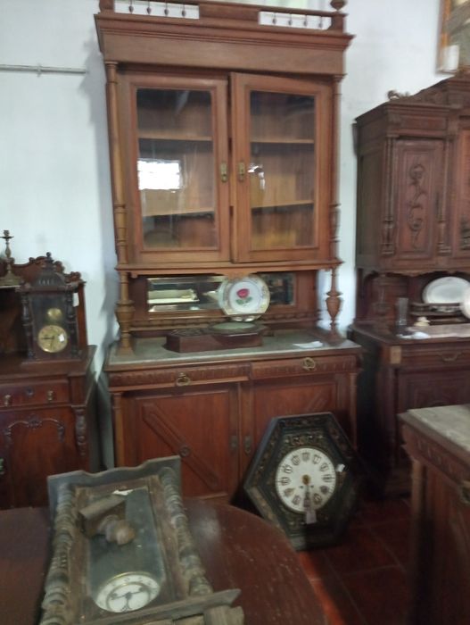 Recheio de loja de antiguidades