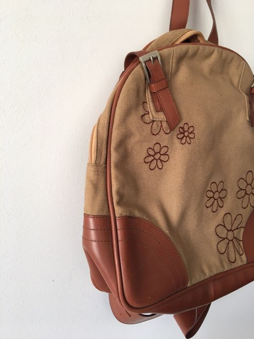 Mochila bege flores