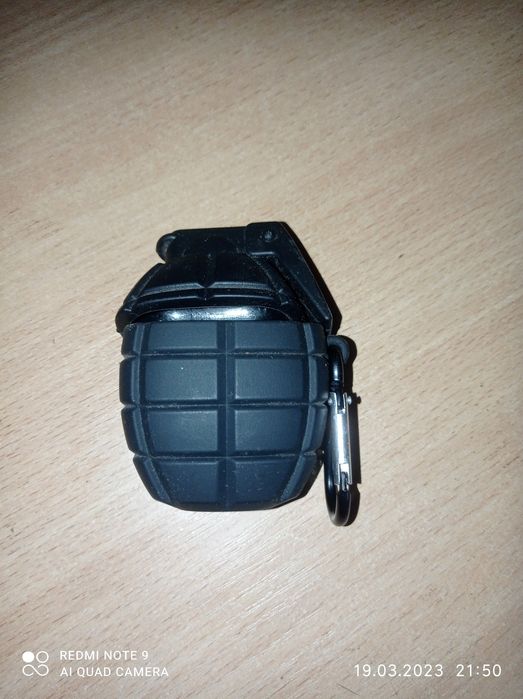 Продам чехол для Airpods 1,2