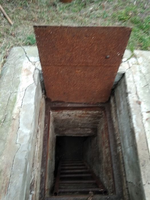 Продам погріб в районі ЦРЛ.
