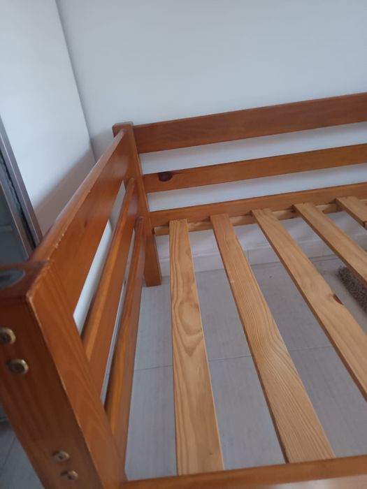 Cama com colchão 90/200