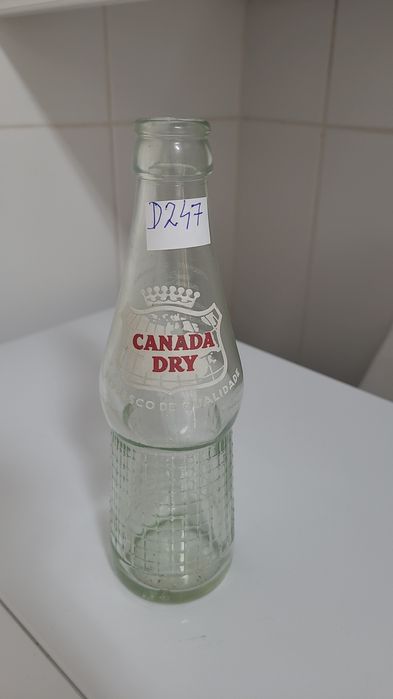 Garrafa antiga pirogravada Canada Dry.