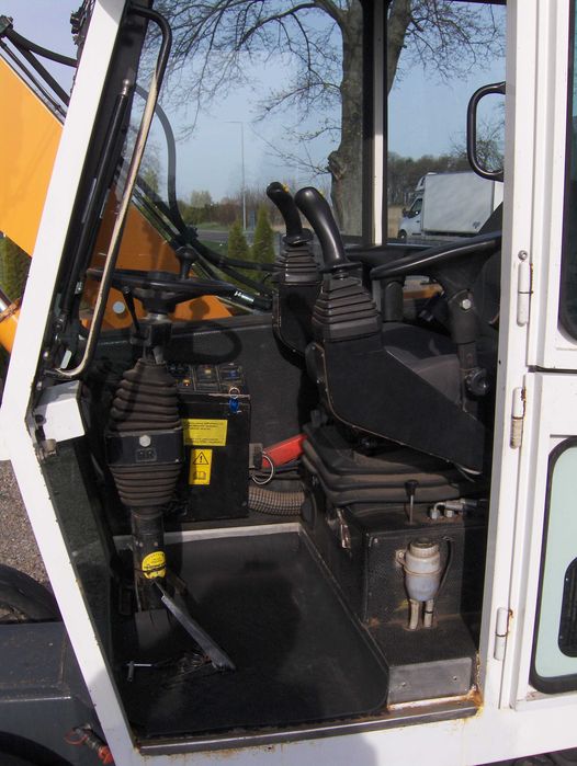 Kiefer BOKI 6551 KOPARKA 2009r Specjalistyczna Cmentarna z czerpakiem