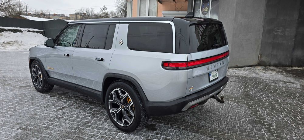 Продам Rivian R1S