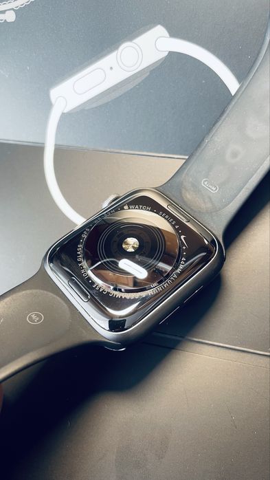apple watch 4 44 nike - купити телефони та аксесуари - Ціна на OLX.ua