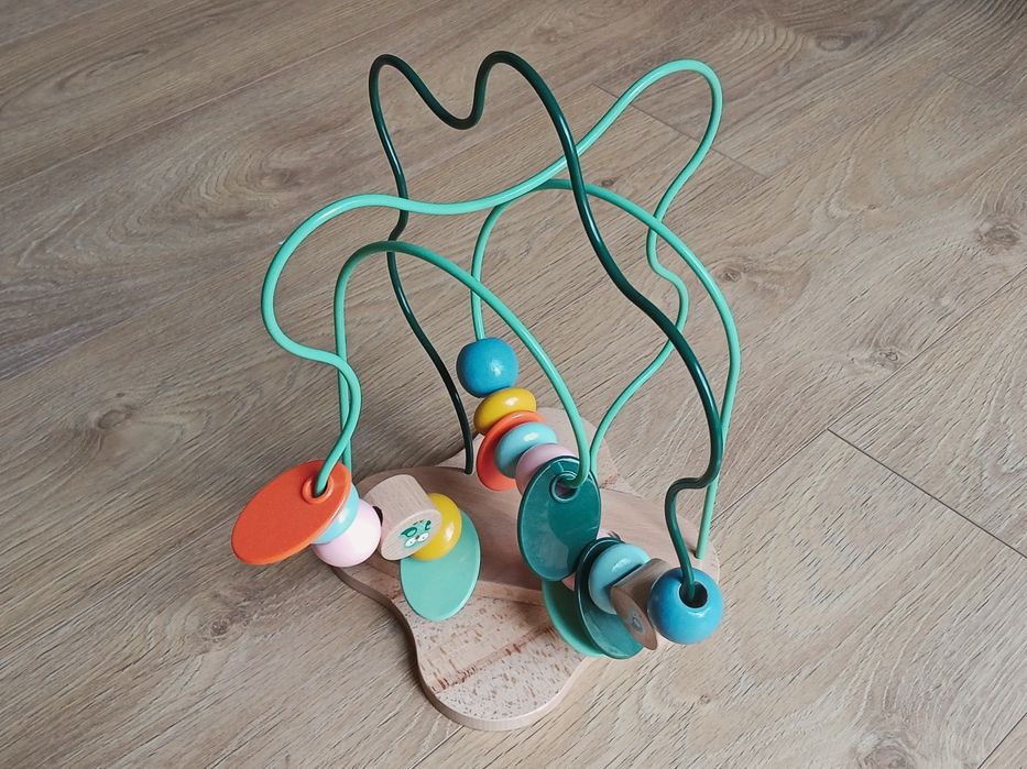 Brinquedo em madeira IKEA UPPSTÅ (Aramado/Labirinto de contas) – Como Novo