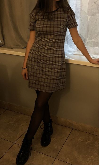 Сукня в клітку