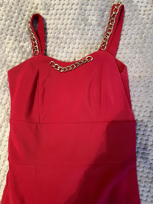 різні плаття, одяг, сукні