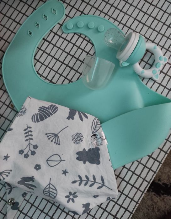 Слинявчик силіконовий + тканинний та ніблер