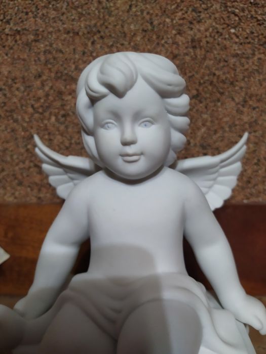 Фарфоровая статуэтка