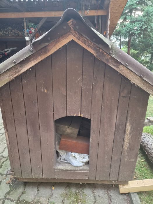 ODDAM ZA DARMO budę dla psa