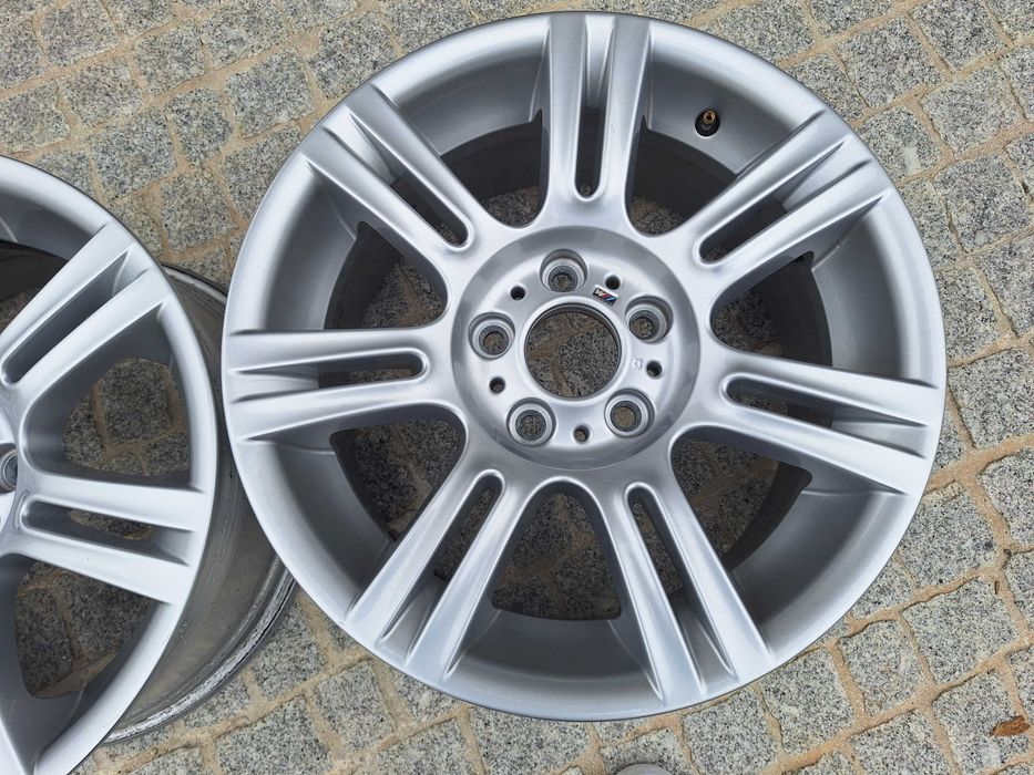 Duas Jantes BMW originais M Style 194 17" (eixo traseiro) - Como Novas