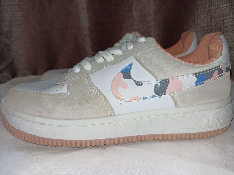 Жіночі кросівки Nike