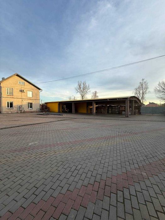 Комерційне приміщення 1600 м