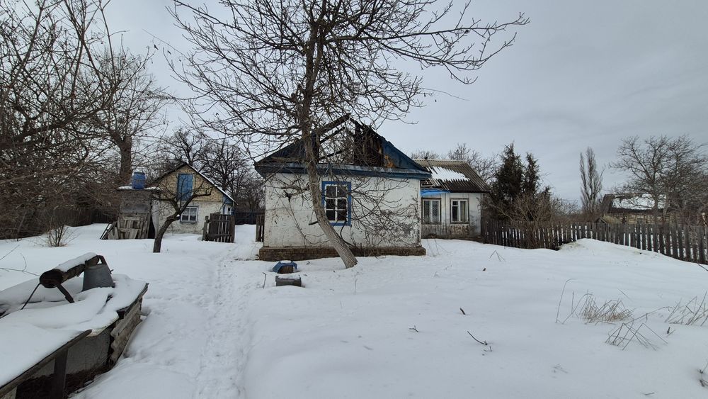 Бабинці-продам ділянку  15 сот з будівлями!