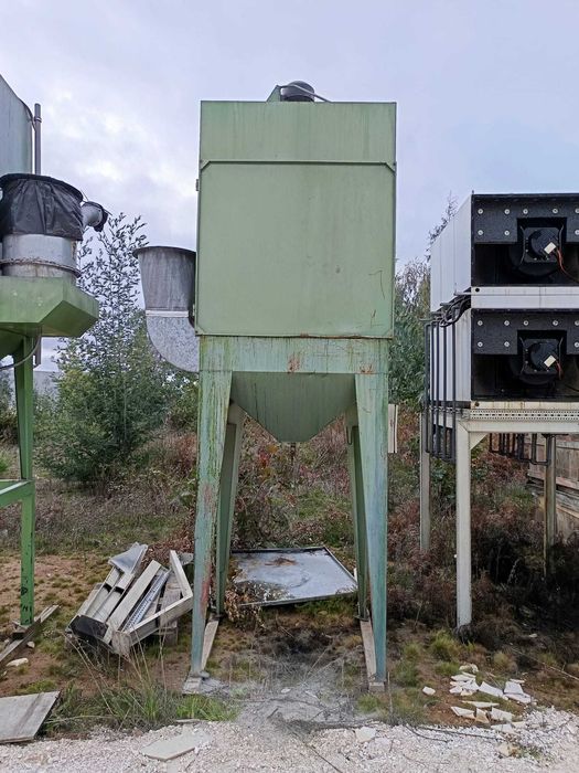 Lote de 2 Centrais de Exaustão Industriais / Filtros de Mangas