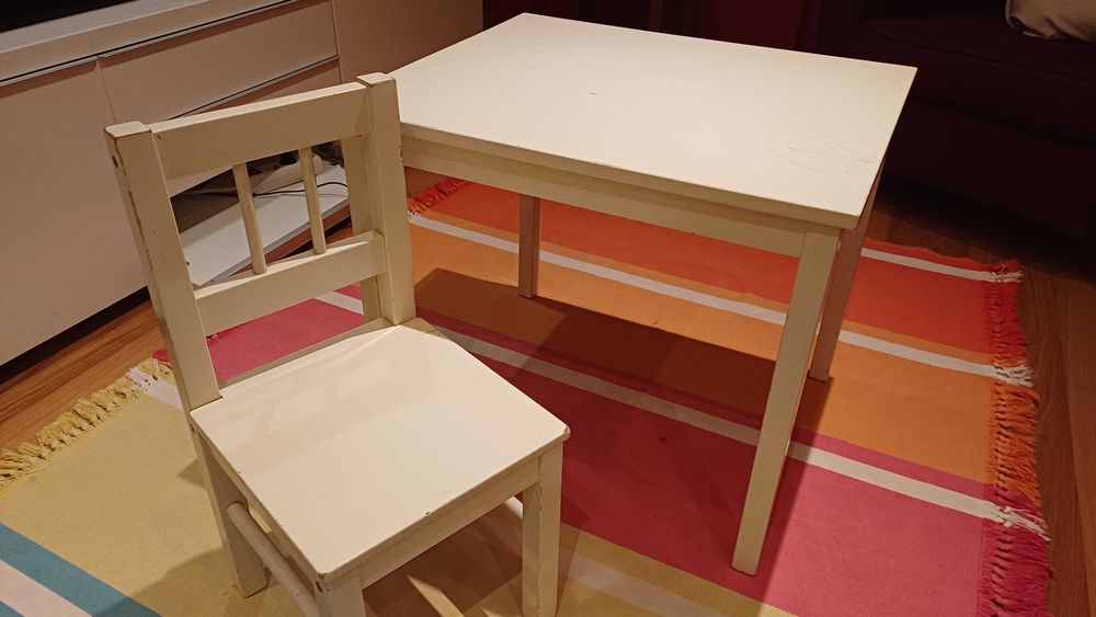 Mesa e cadeira de criança Ikea