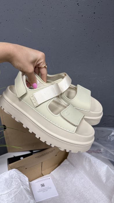 Босоніжки сандалі ugg golgenglow жіноче взуття босоножки агг