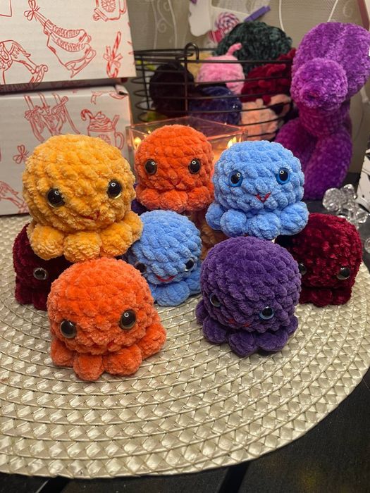 Брелочки ручної роботи, жабки, мишки, капібари, бджілки, котики, акули