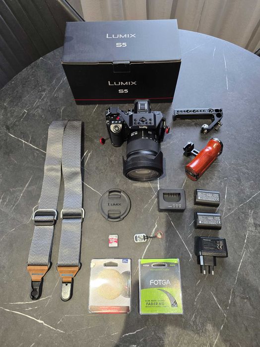 Zestaw: Aparat fotograficzny Lumix S5 + obiektyw 24-105