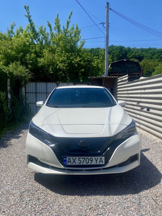Продам Nissan Leaf
