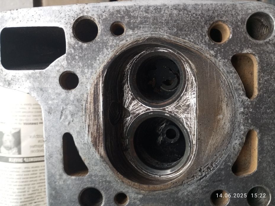 Головка двигателя ,,ВАЗ"