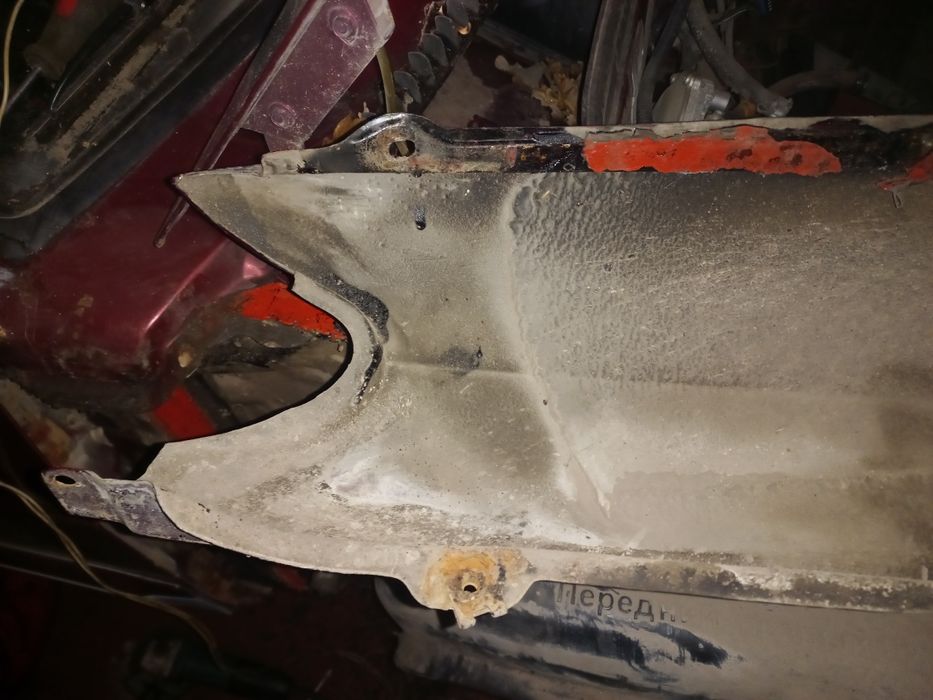 Продам задарма передне ліве крило на ВАЗ 2113-2115