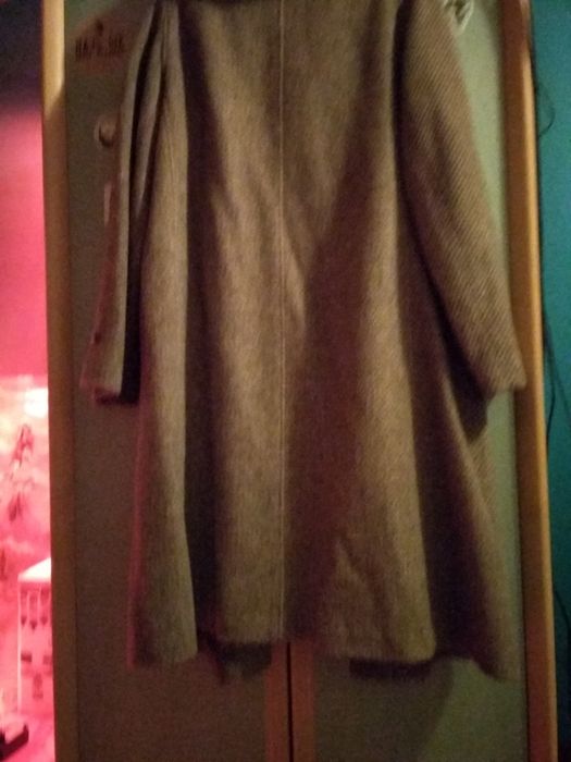 Płaszcz damski z kołnierzem z lisa