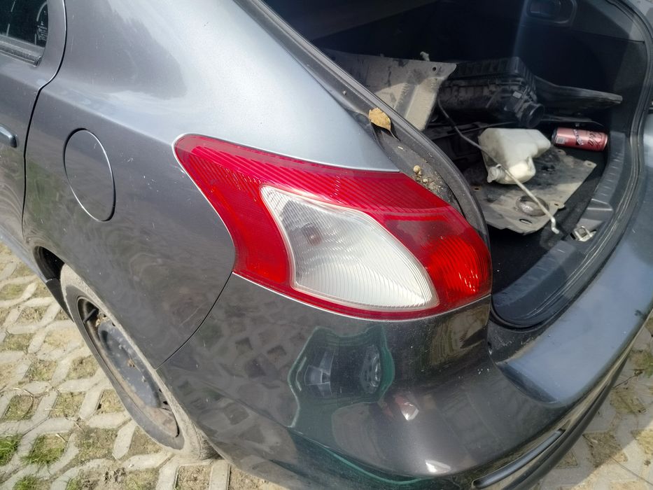 Tylna lewa lampa Mitsubishi Lancer VIII