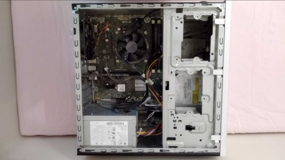 HP Pavilion Desktop - 550-231np (para peças)