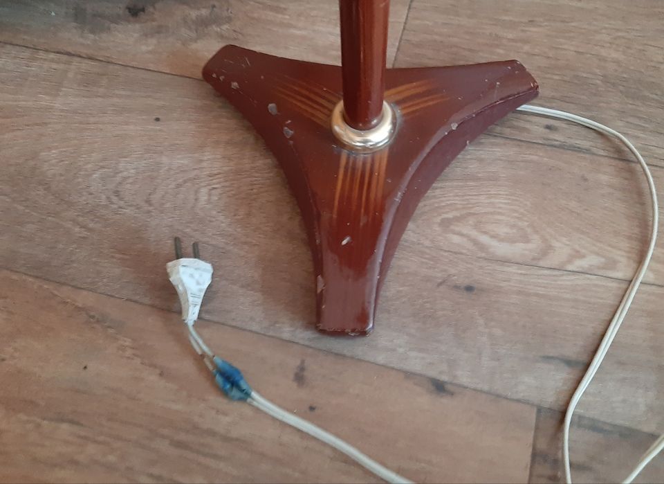 Продам торшер 1.47 см