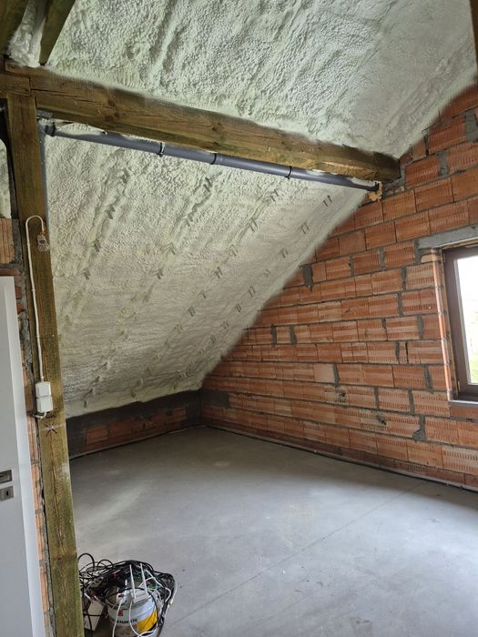 Ocieplenie pianą pur poddasza stropy dachy ocieplanie pianką izolacje